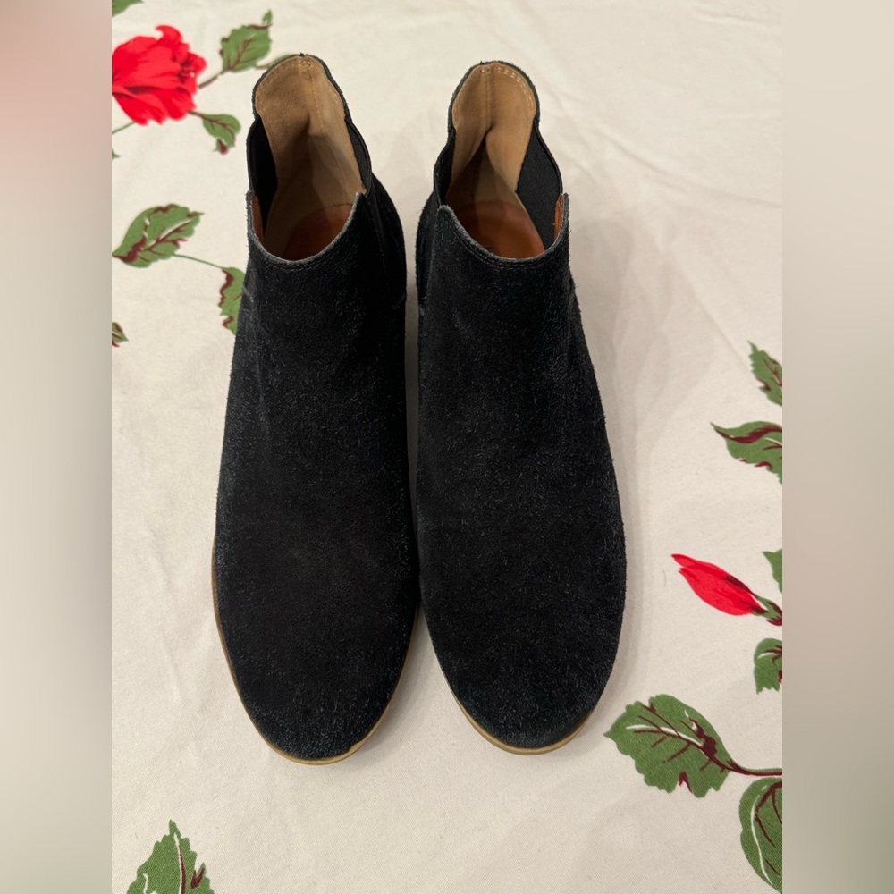 Lucky Brand Bellamy Chelsea Ankle Boots Suede Pull On Bootie size 7